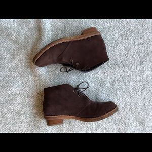 Vintage suede chukka boot